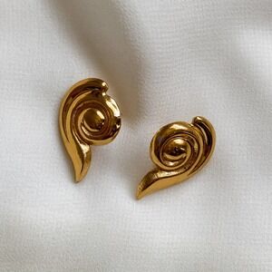VTG Gold Swirl Shell Stud Earrings